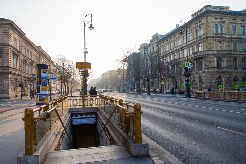 Home, Far Away From Home Budapesta Exterior foto