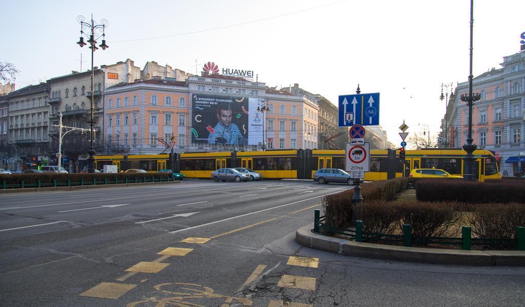 Home, Far Away From Home Budapesta Exterior foto